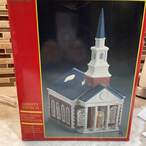 Dickens Keepsake Liberty Church 1994 Lighted Building Christmas Village NEW - Picture 2 of 14